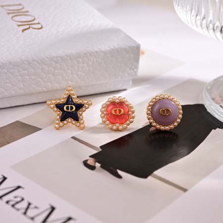 2026年2月5日入荷新品Diorギフト/誕生日/記念品/ア...