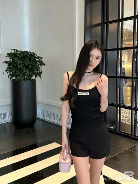 2026年3月6日入荷早春新作Miumiuニットベスト女性用ファッション/誕生日プレゼント/贈り物 can工場