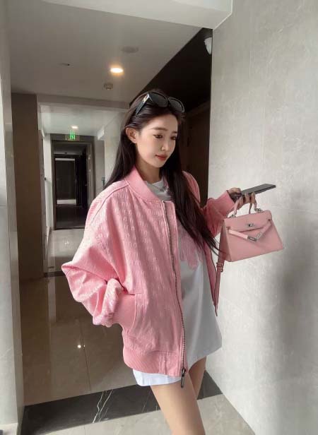 2026年3月6日入荷早春新作Miu Miu女性用ファッション/誕生日プレゼント/贈り物 can工場