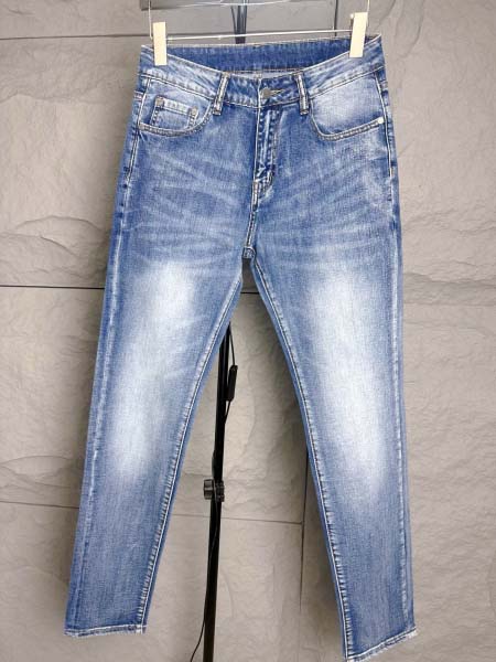 2026年3月18日春夏新作Versaceジーパン luols工場