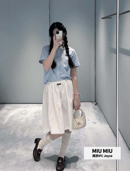 2026年3月9日入荷早春新作 Miumiuシャツ女性用ファッション/誕生日プレゼント/贈り物 can工場