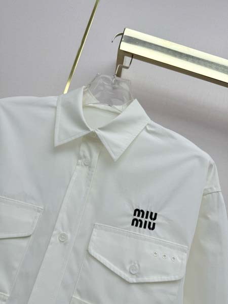 2026年3月9日入荷早春新作MIUMIU女性用ファッション/誕生日プレゼント/贈り物 can工場