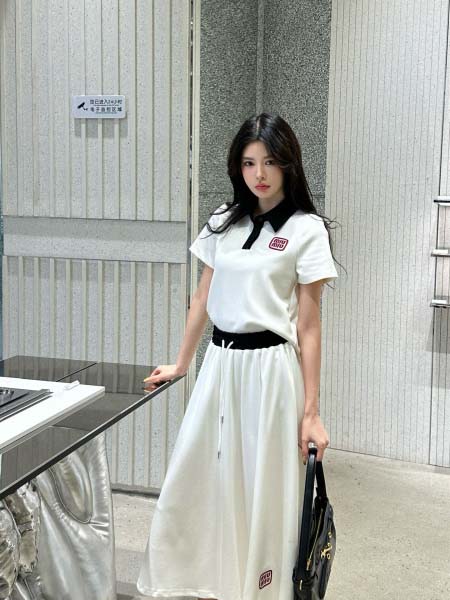 2026年3月9日入荷早春新作MIUMIUセット女性用ファッション/誕生日プレゼント/贈り物 can工場