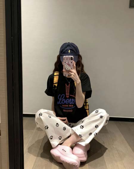 2026年3月21日入荷早春新作Loewe tシャツ女性用ファッション/誕生日プレゼント/贈り物 can工場