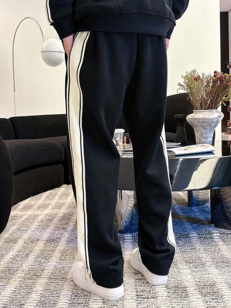 2026年3月25日入荷新作Moncler上下セット 超厳選★高級品/誕生日プレゼント/OM工場