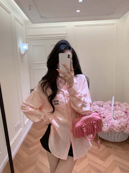 2026年3月6日入荷早春新作 Miumiuシャツ女性用ファ...