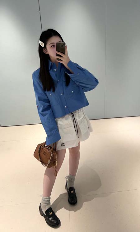 2026年3月9日入荷早春新作MIUMIU女性用ファッション...