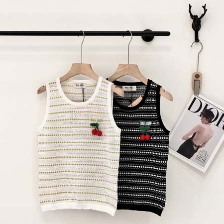 2026年3月9日入荷早春新作MIUMIU女性用ファッション...