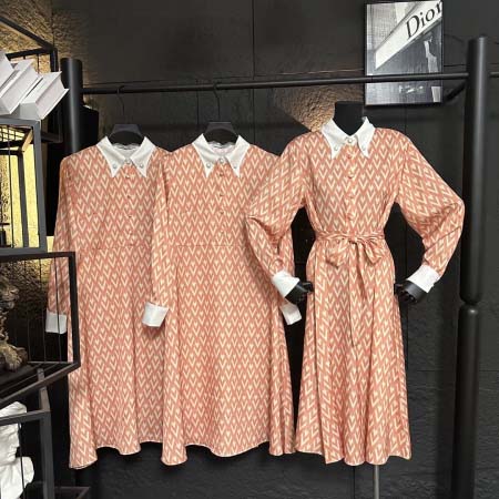 2026年3月21日入荷早春新作Valentino女性用ファ...