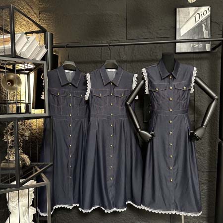 2026年3月21日入荷早春新作VALENTINO女性用ファ...