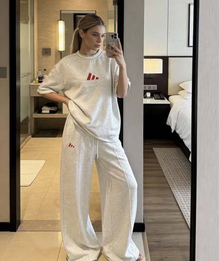 2026年3月21日入荷早春新作Adidas セット女性用フ...