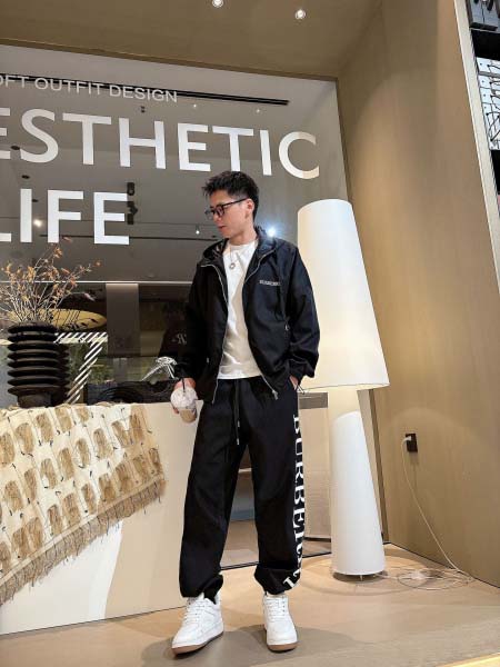 2026年3月23日入荷新作Burberryスーツ上下 超厳...