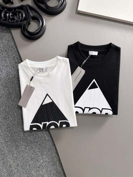 2026年3月30日入荷新作Dior半袖Tシャツ春夏高品質超...