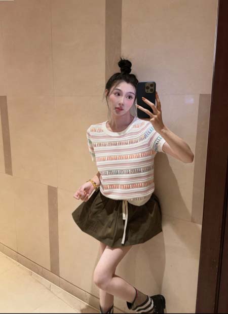 2026年4月9日入荷早春新作Miumiu女性用ファッション/誕生日プレゼント/贈り物 can工場