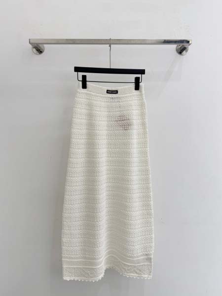 2026年4月9日入荷早春新作Miumiu女性用ファッション/誕生日プレゼント/贈り物 can工場