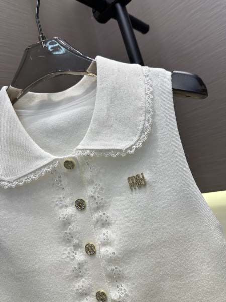 2026年4月9日入荷早春新作Miumiu女性用ファッション/誕生日プレゼント/贈り物 can工場