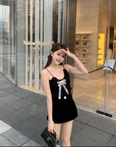 2026年4月9日入荷早春新作Miumiuニットトップ女性用ファッション/誕生日プレゼント/贈り物 can工場