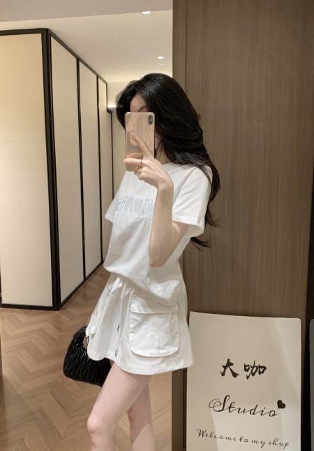 2026年4月9日入荷早春新作Miumiuセット女性用ファッション/誕生日プレゼント/贈り物 can工場