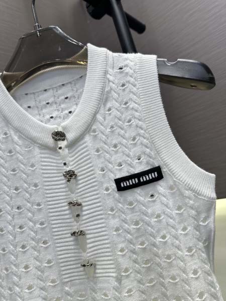 2026年4月9日入荷早春新作Miumiu女性用ファッション/誕生日プレゼント/贈り物 can工場