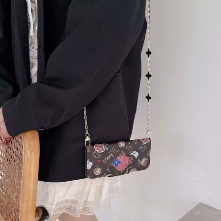 2026年4月10日入荷新作Louis VuittonIphoneケース全機種対応携帯ファッション/誕生日プレゼント/贈り物