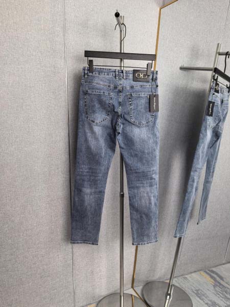 2026年4月18日新作Ferragamoジーパン高品質/誕生日プレゼント/FF工場