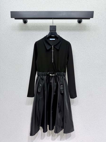 2026年4月4日入荷春夏新作Prada 高級品復刻 女性服...