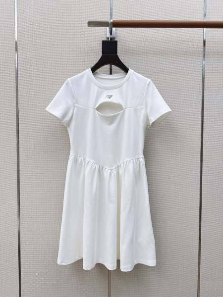 2026年4月4日入荷春夏新作Prada 高級品復刻 女性服...