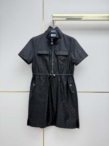 2026年4月4日入荷春夏新作Prada 高級品復刻 女性服...