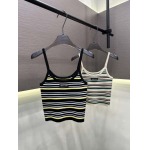 2026年4月9日入荷早春新作Miumiu女性用ファッション/誕生日プレゼント/贈り物 can工場