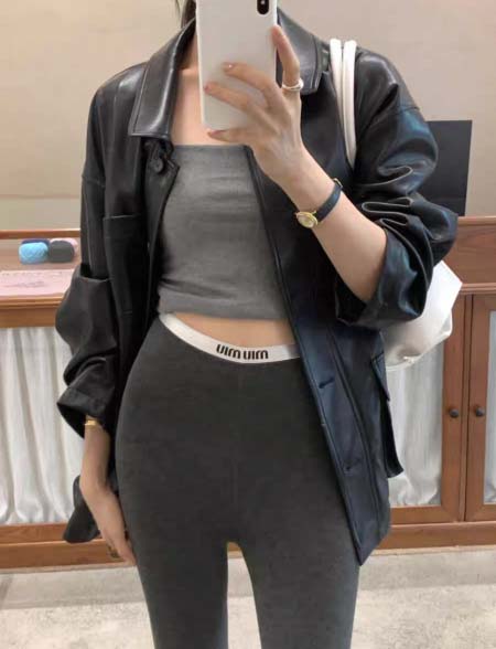 2026年4月9日入荷早春新作Miumiu女性用ファッション...