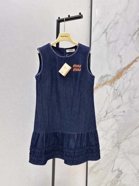 2026年4月9日入荷早春新作Miumiu女性用ファッション...