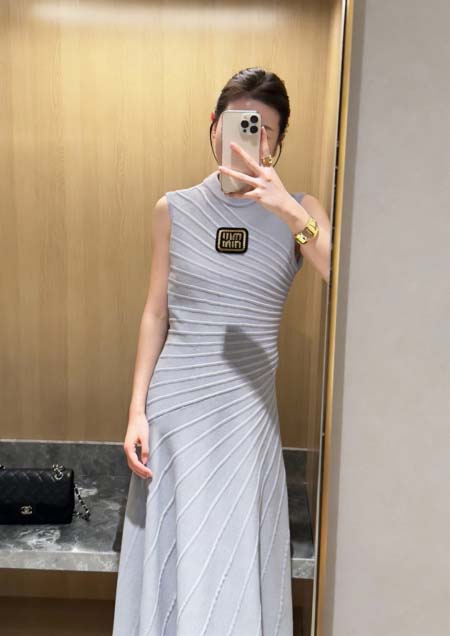 2026年4月9日入荷早春新作Miumiuワンピース女性用フ...