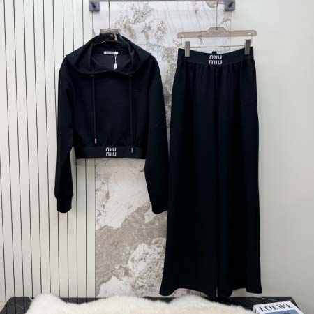 2026年4月9日入荷早春新作Miumiuセット女性用ファッ...