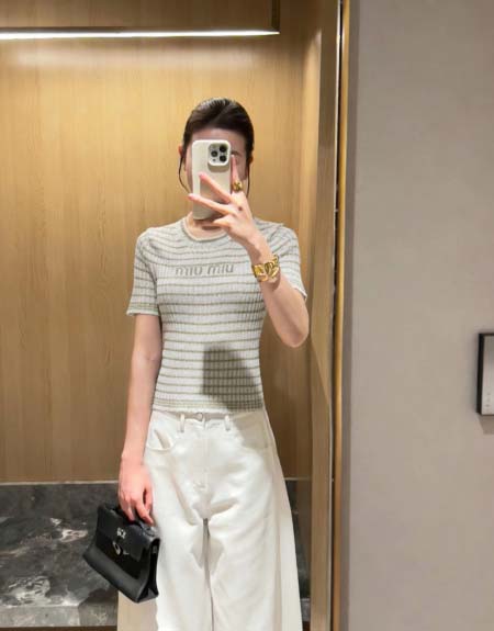 2026年4月9日入荷早春新作Miumiuニットトップ女性用...