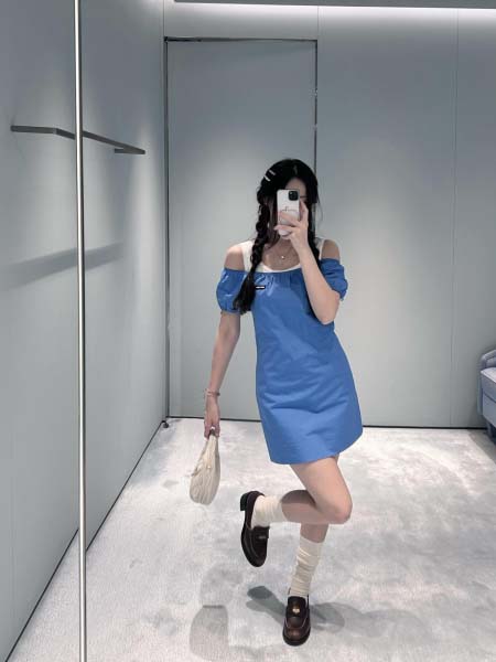 2026年4月9日入荷早春新作Miumiu女性用ファッション...