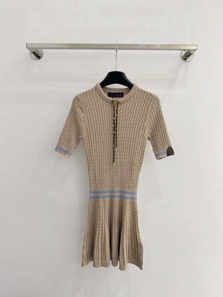 2026年10月8日入荷秋冬新作Louis Vuittonニットの半袖女性用ファッション/誕生日プレゼント/贈り物 can工場