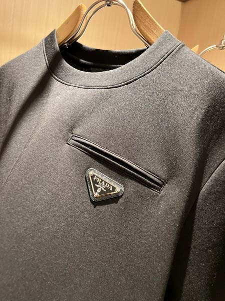 2026年10月26日入荷秋冬新作PRADA半袖Tシャツ高級品超厳選★入手困難/誕生日プレゼント/LD工場