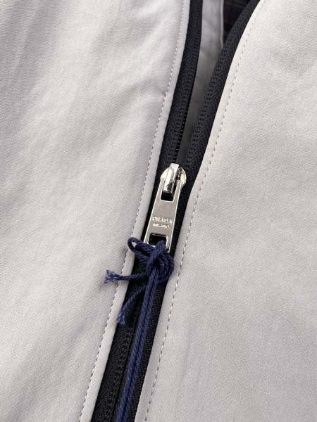 2026年10月28日入荷秋冬新作Pradaジャケット高級品/誕生日プレゼント/KD工場