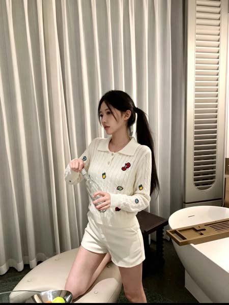 2026年10月14日入荷秋冬新作Chanel長袖女性用ファ...
