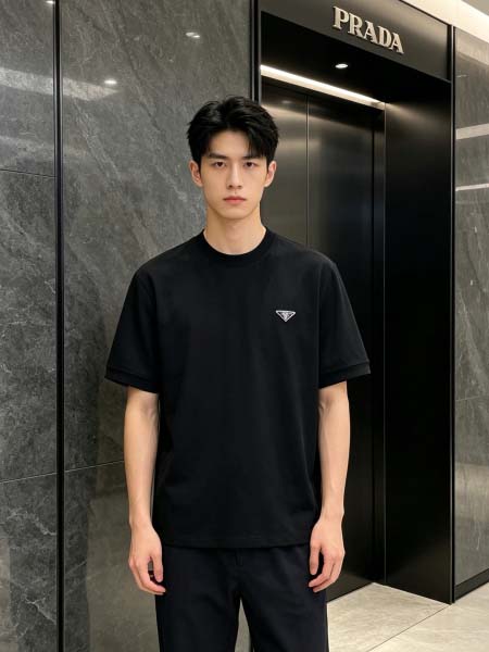 2026年10月26日入荷秋冬新作Prada半袖Tシャツ高級...